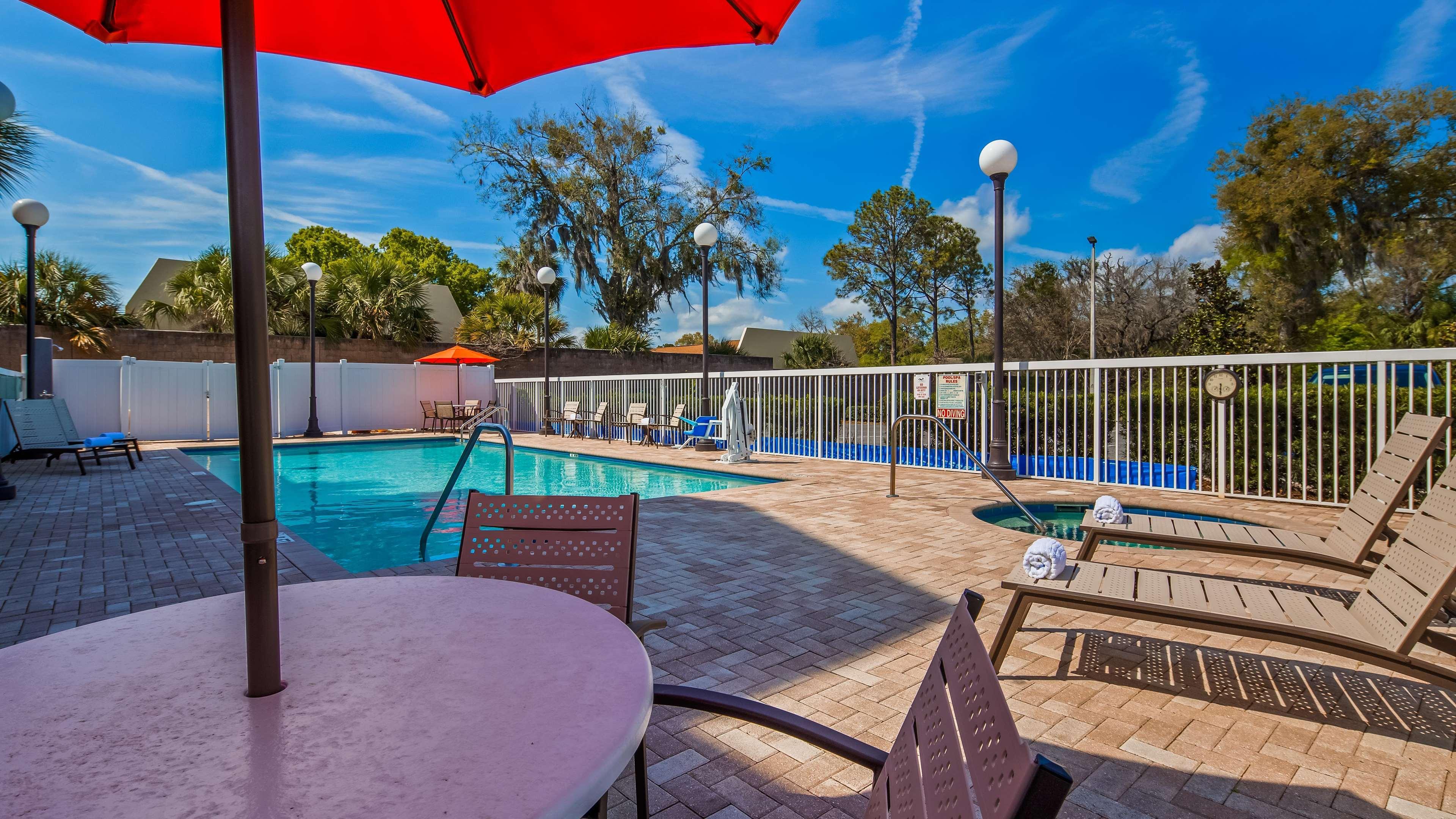 Best Western Plus Chain Of Lakes Inn & Suites Leesburg Exterior photo