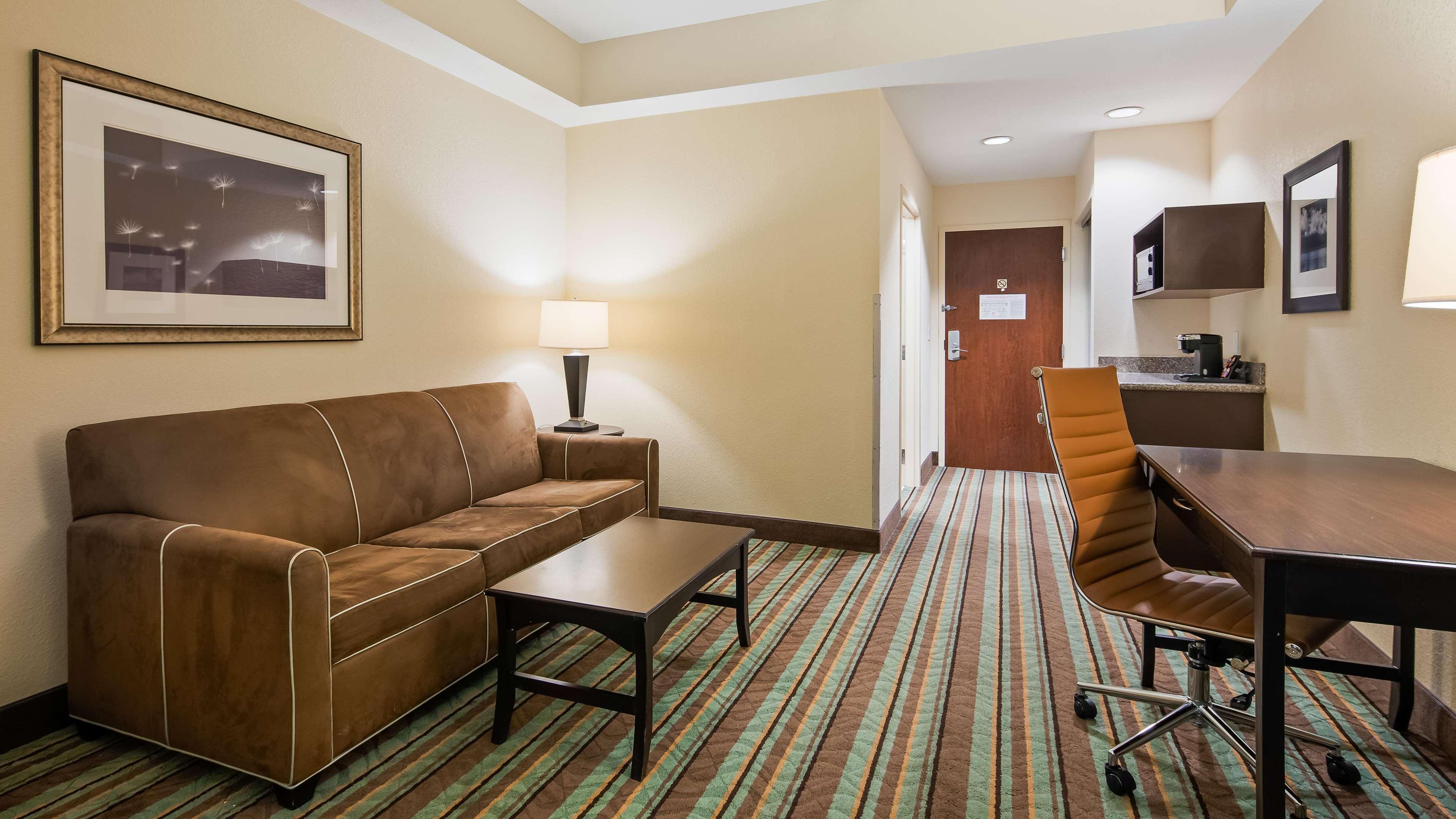 Best Western Plus Chain Of Lakes Inn & Suites Leesburg Exterior photo